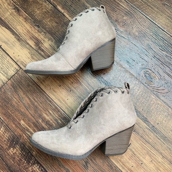 Coconuts by Matisse Bamba slip on booties - Picture 2 of 8